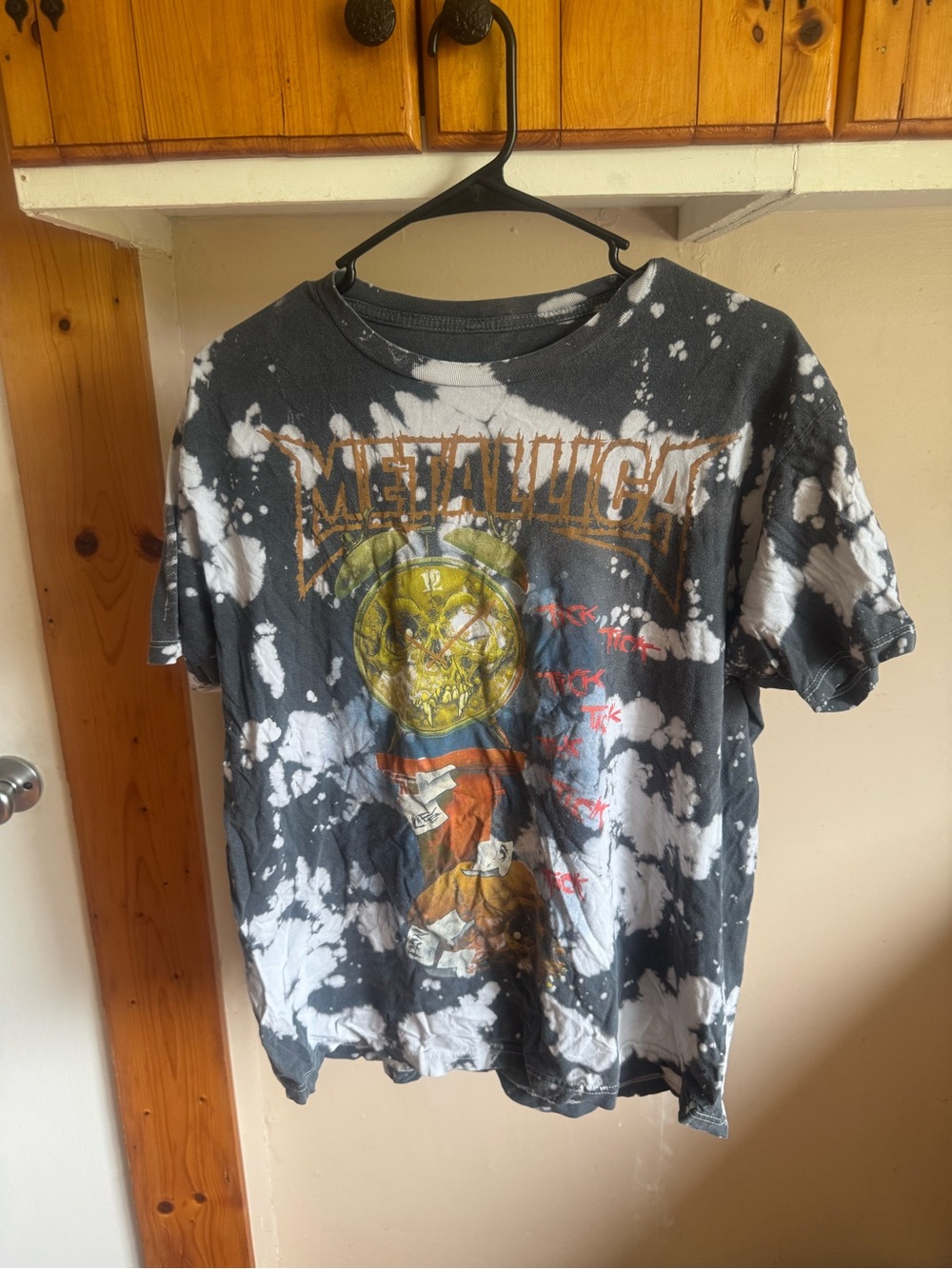 Hot Topic Black and White Bleached Metallica Graphic Tee
